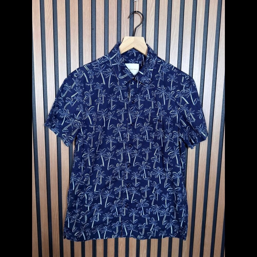American Eagle Shirt Small Mens Blue Short Sleeve Collared Button Up Palm Art
